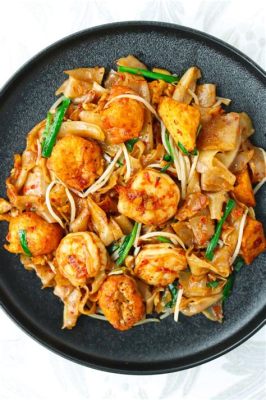  Char Kway Teow, 볶음국수의 매콤함과 해산물의 상큼함이 만나는 진미!